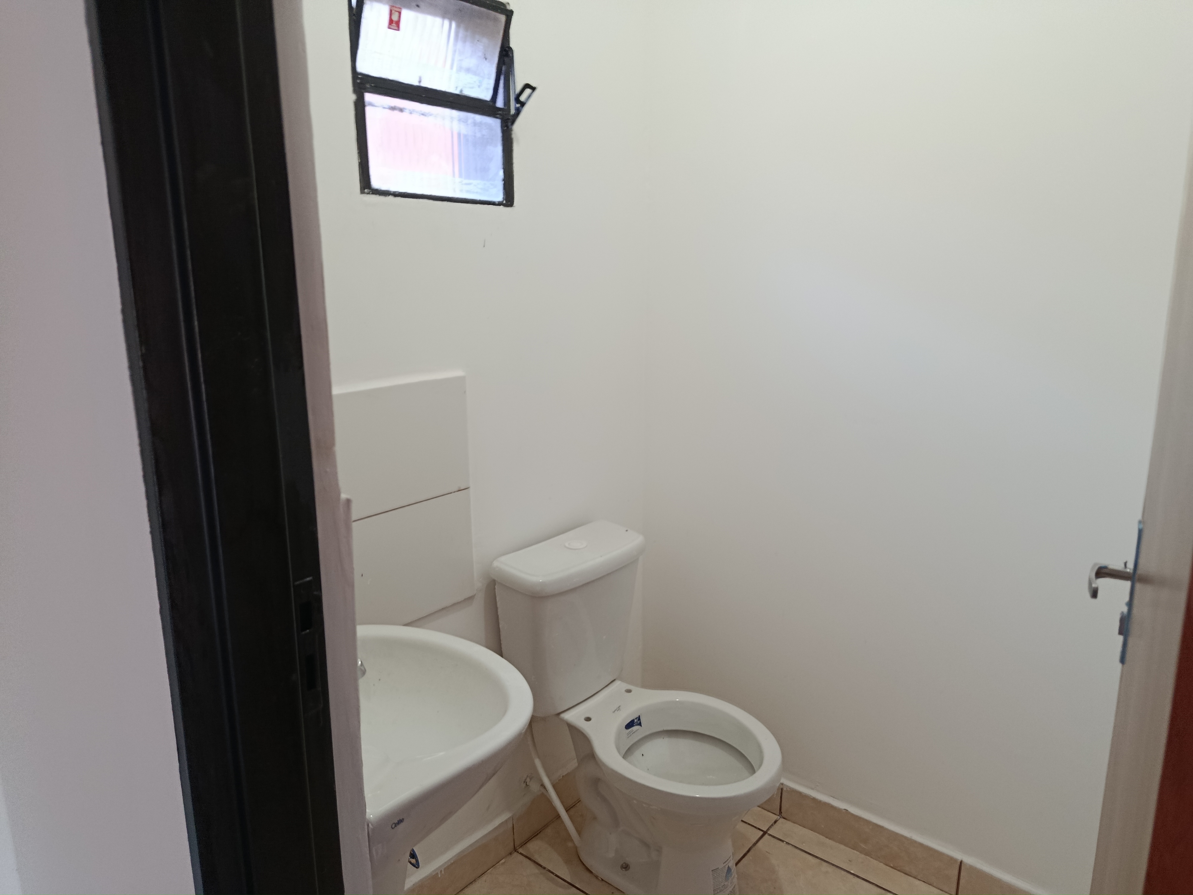 Lojas Galeria - Banheiro cada sala.jpg